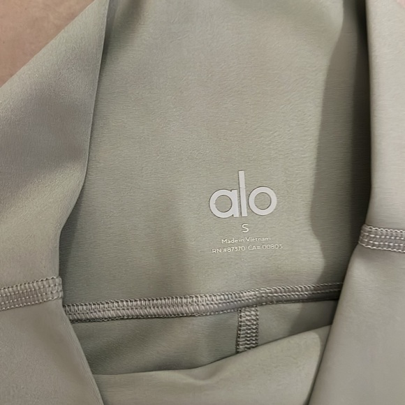 ALO Airlift Bra and Leggings Set - Picture 11 of 11